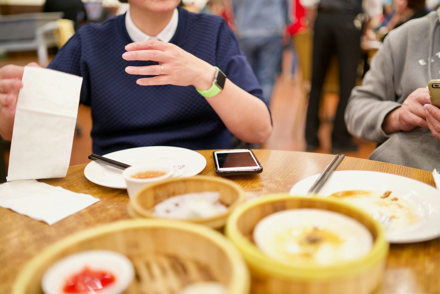 团餐与企业定制 · 多人分享套餐
